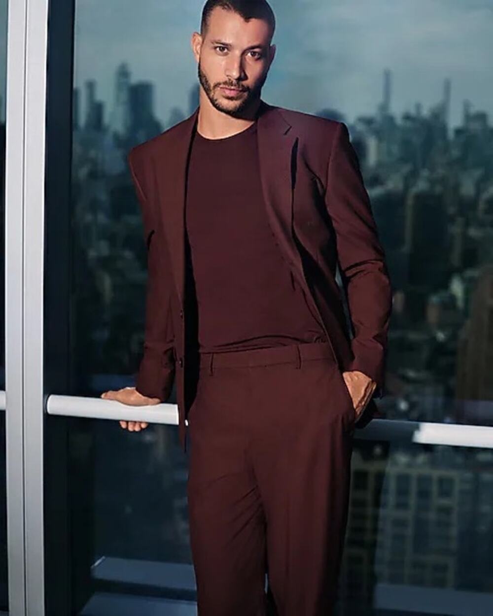 Express Men’s Slim Burgundy Stretch 2 Piece Suit 36R 31x32